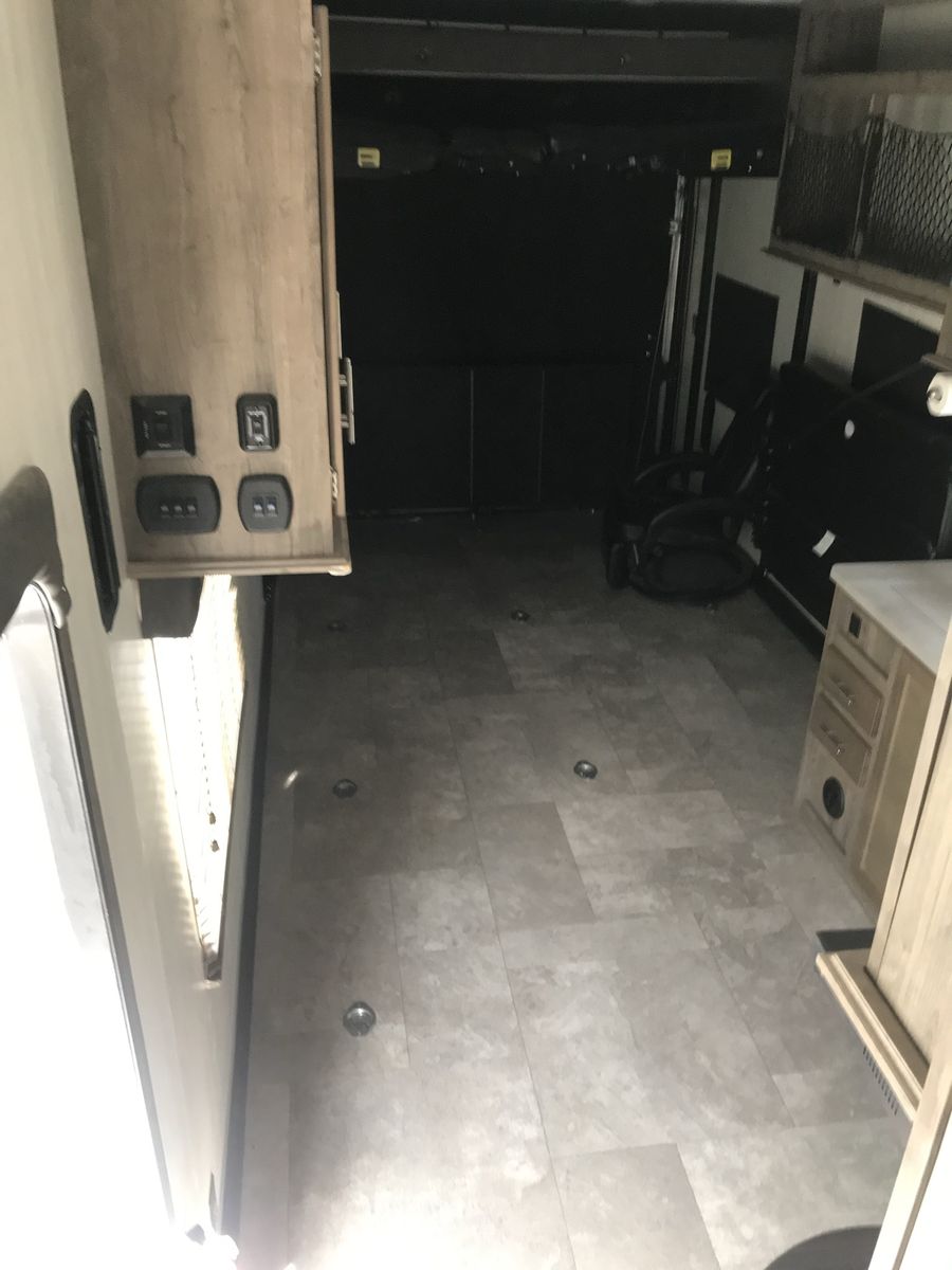 Main image 11