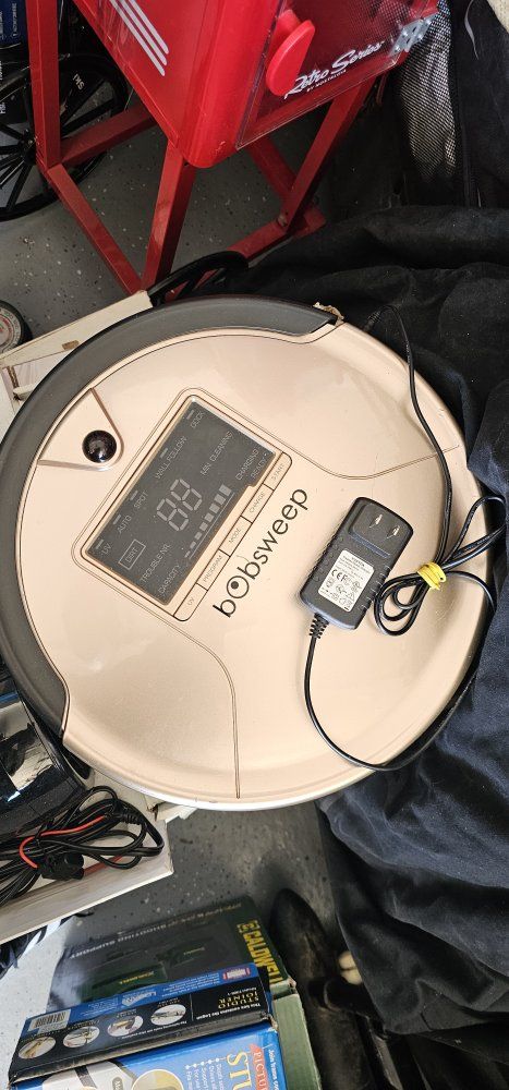 Bobsweep Bob PetHair Robotic Vacuum Cleaner - Champagne Gold - Used -Works Great!