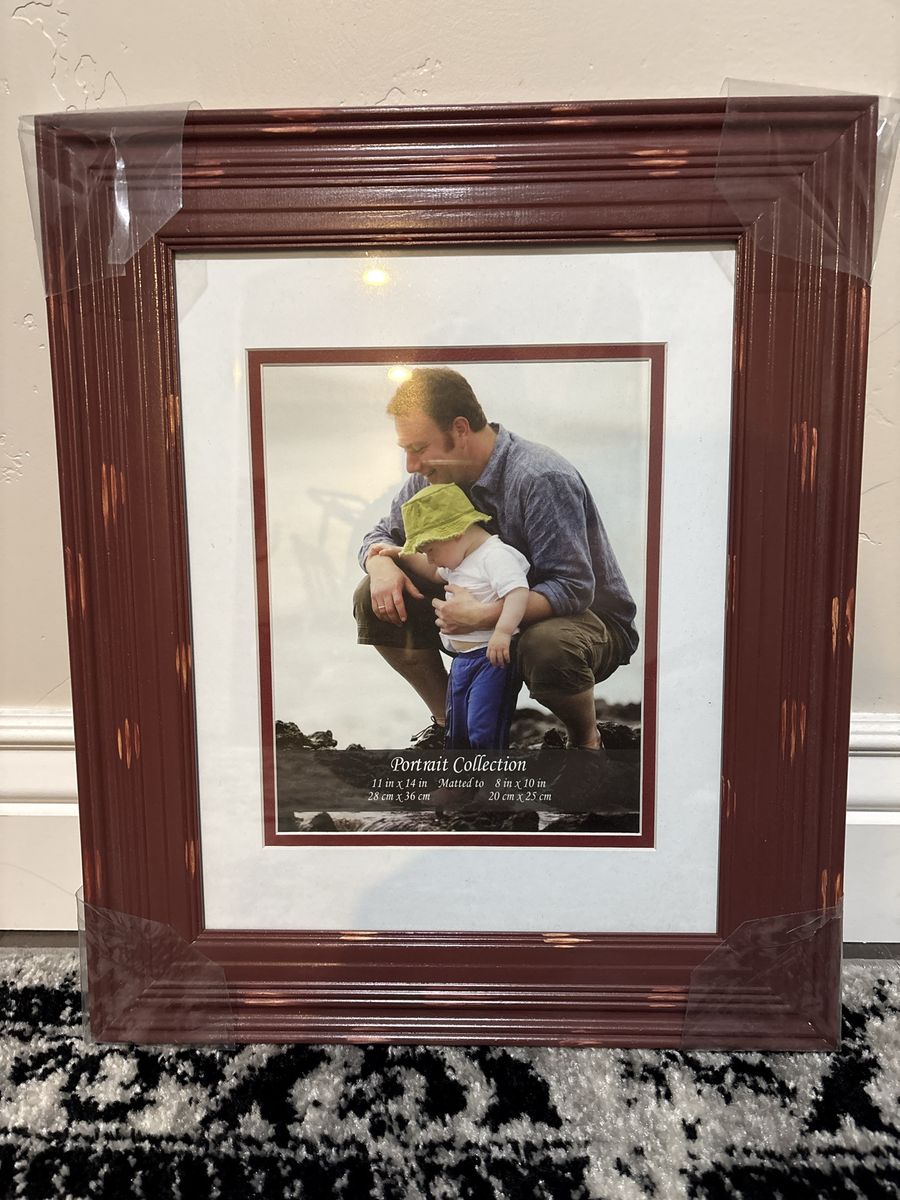 Portrait Collection Distressed Red Picture Frame 11x14 Matted to 8x10