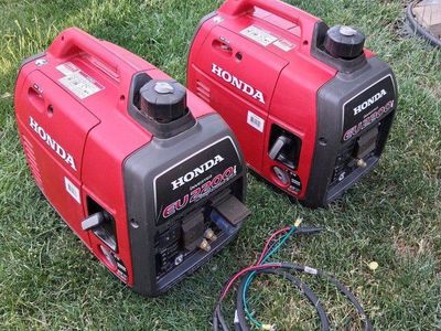 Honda EU2200i Inverter Generator Pair (Standard & Companion) with Parallel Cable