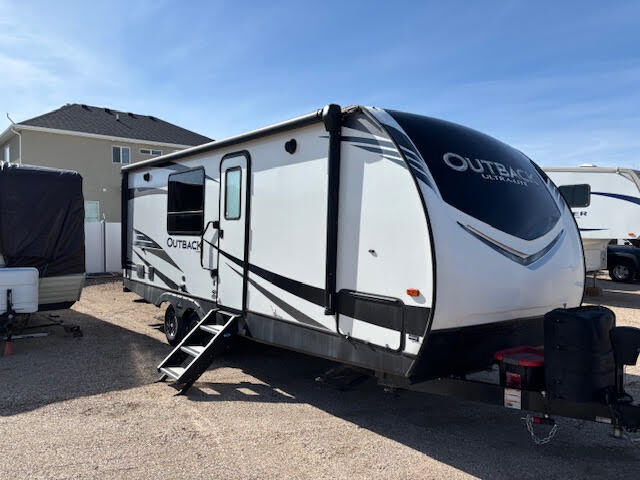 2020 Keystone Outback Ultra Lite 221UMD