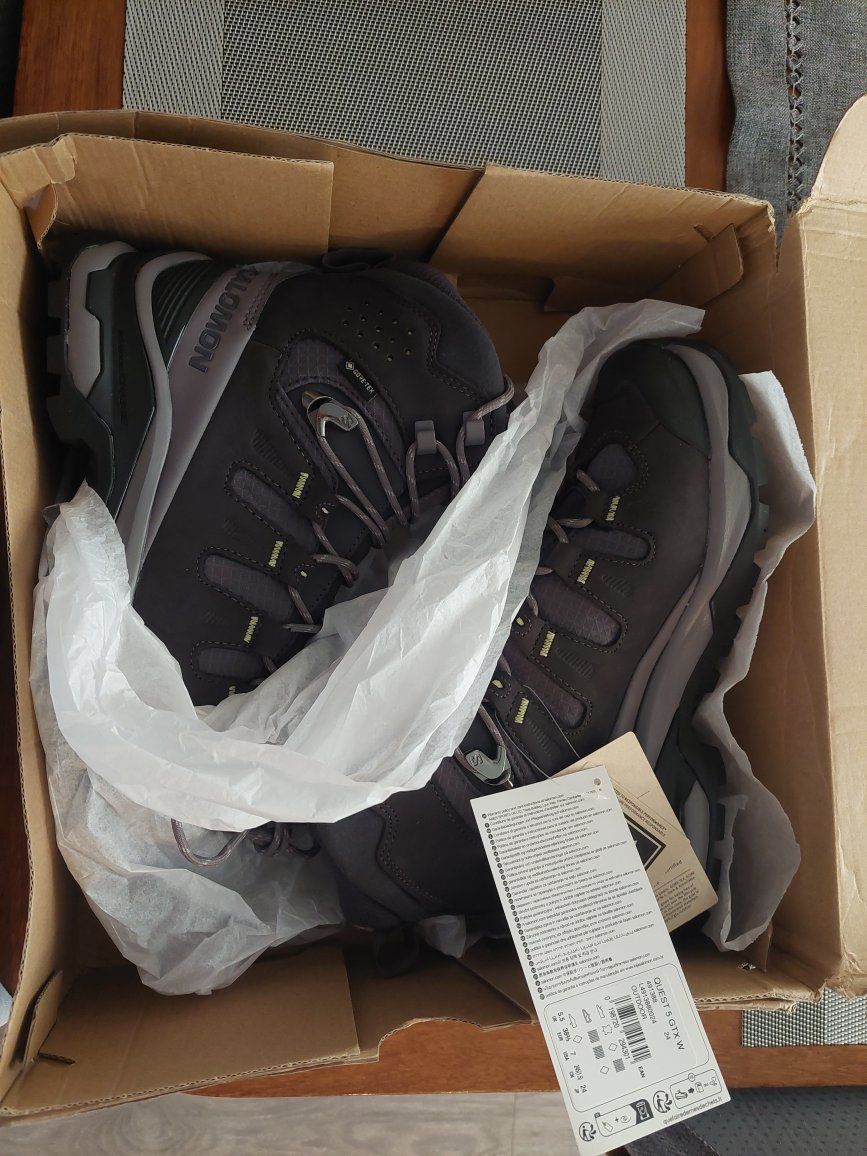 Salomon Quest 5 Gore-tex Hiking Boots - Women's 7 (US)