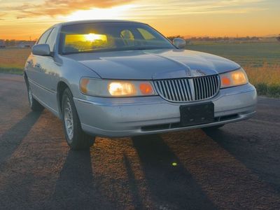 1998 Lincoln Town Car Signature