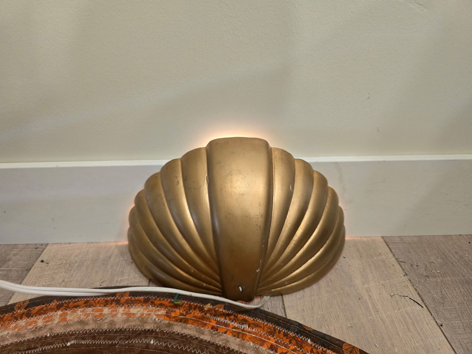 Vintage Brass Clam Shell Uplight Lamp – Hollywood Regency Ambient Accent Light