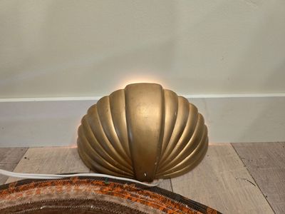 Vintage Brass Clam Shell Uplight Lamp – Hollywood Regency Ambient Accent Light