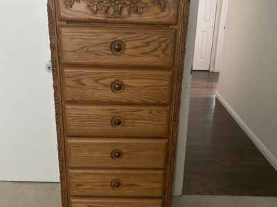 CHEST OF DRAWERS