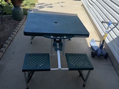 Portable Green Folding Picnic Table with 4 Seats - Compact & Lightweight