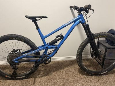 2020 Commencal Clash Essential
