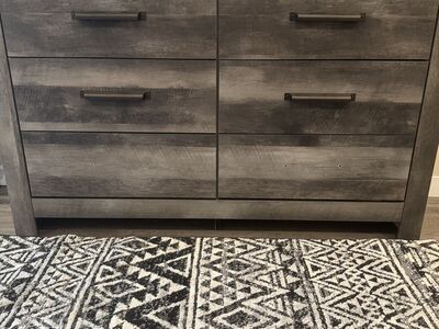 Beautiful Ashley 6 drawer dresser