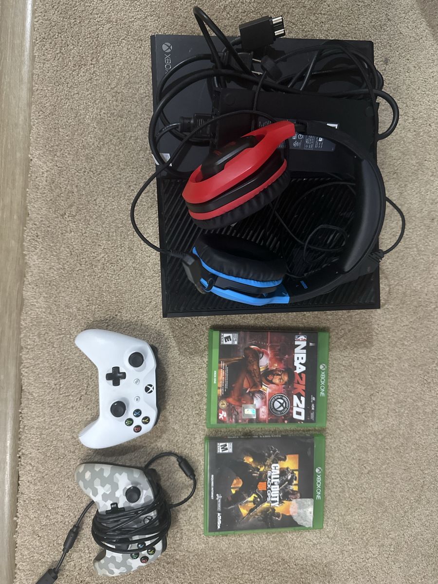 Xbox One Elite Console Bundle with 2 Controllers, Headset, and 2 Games