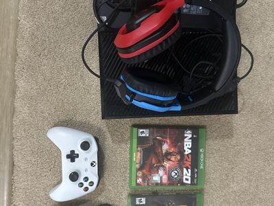 Xbox One Elite Console Bundle with 2 Controllers, Headset, and 2 Games
