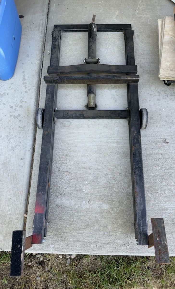 Snowmobile lift