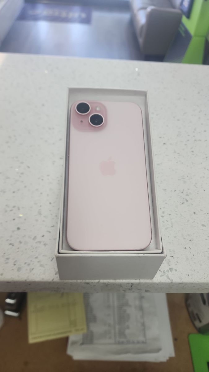 Iphone 15 - 128GB - ONLY TMOBILE