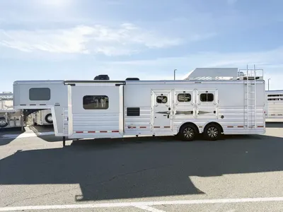 2021 Logan Coach 3HLQ