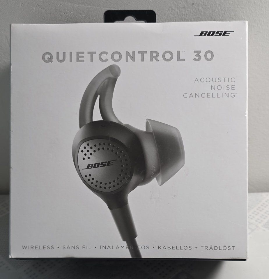 Bose QuietControl 30 Wireless Noise-Cancelling Neckband Headphones Black.