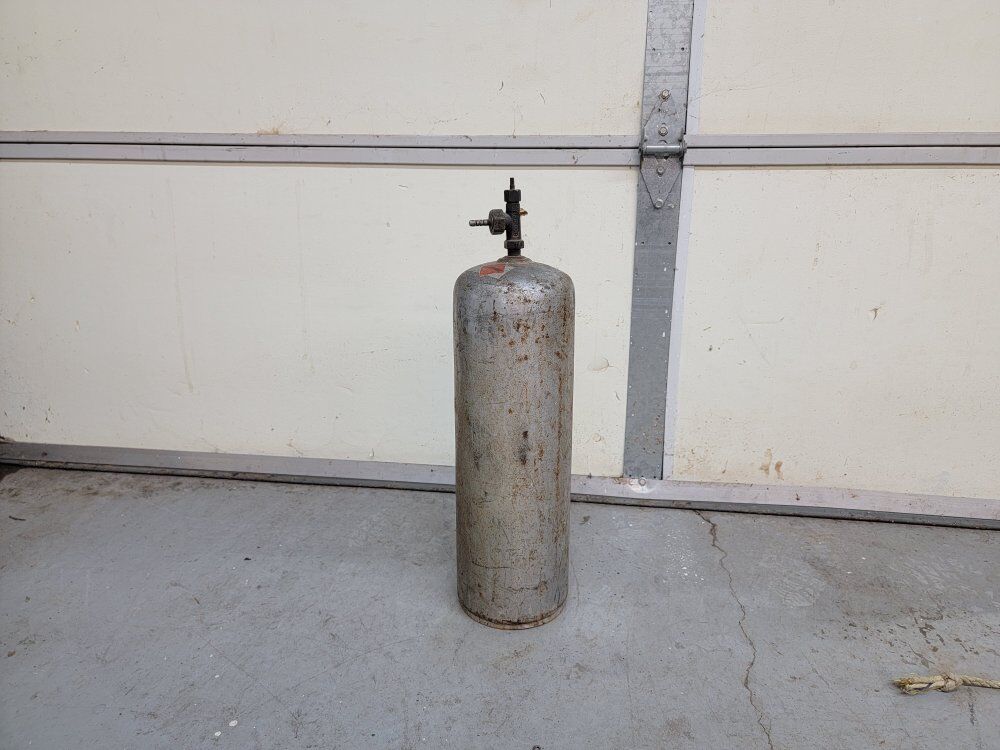 acetylene tank