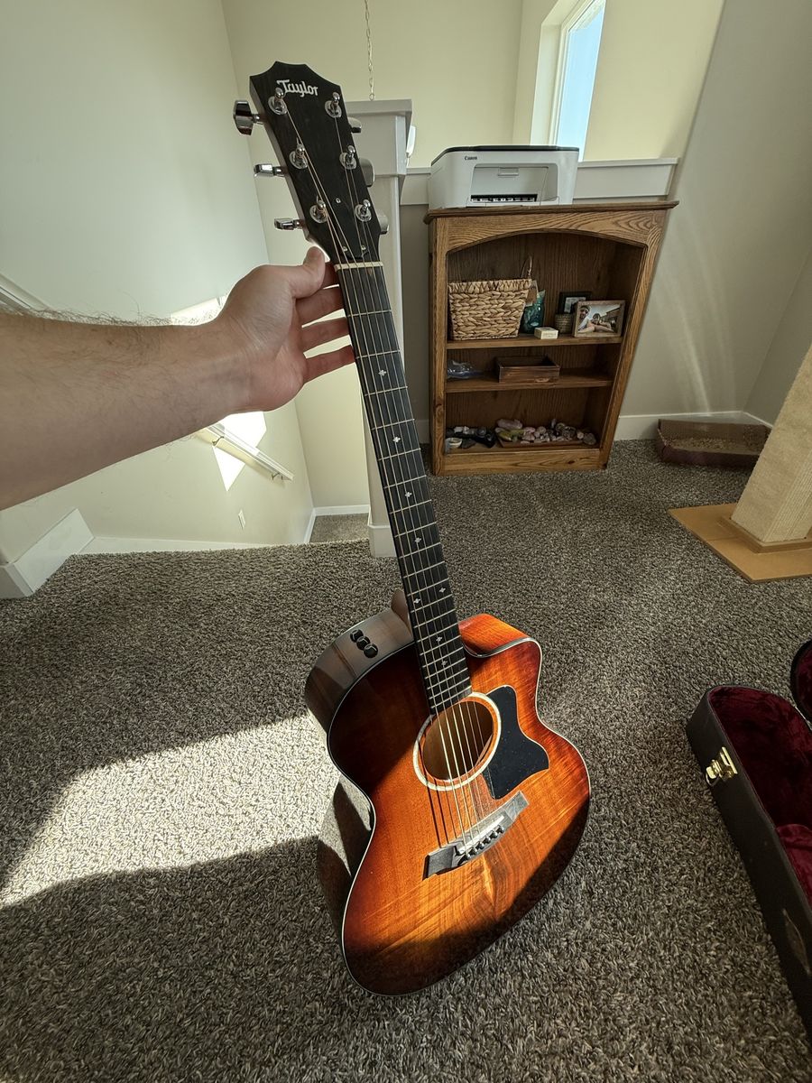 Taylor 224-CE-K Dlx Koa Acoustic-Electric Guitar, Excellent Condition