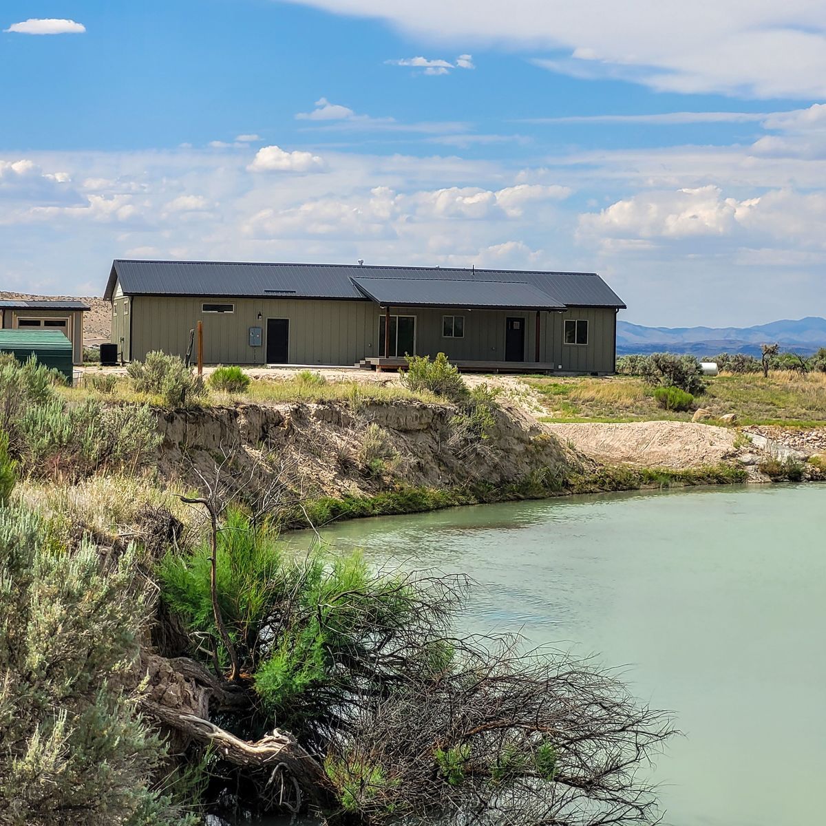 Amazing New Ranch House, on 10-acre River Front Property, Close to Yuba Resevoir