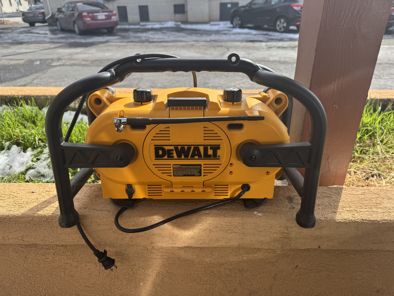 Dewalt DC011 Radio Charger
