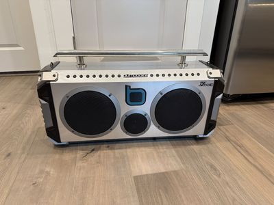 New Bumpboxx Flare8 Portable Bluetooth Boombox Speaker, Silver