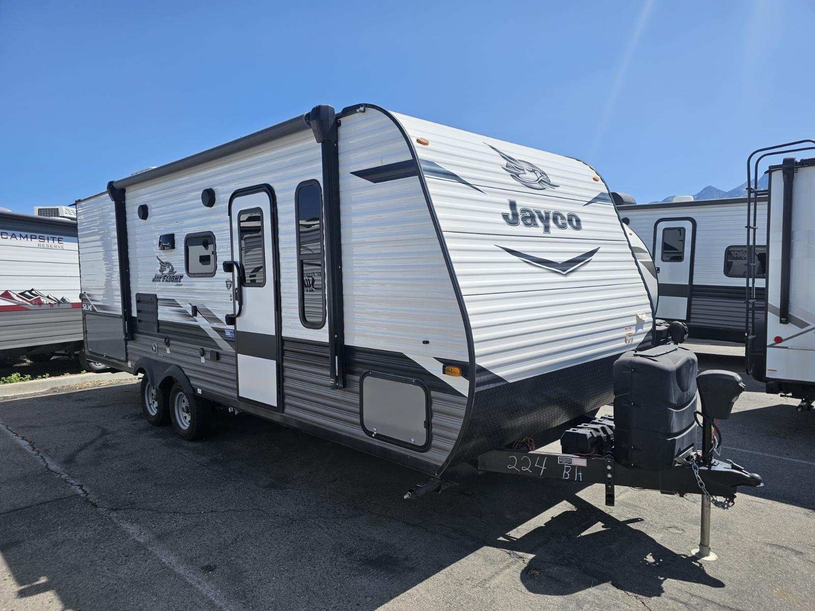 Travel trailer 
