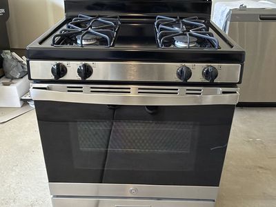 New GE Appliances Stainless Steel Gas Range with Griddle Burner JGBS60REK9SS
