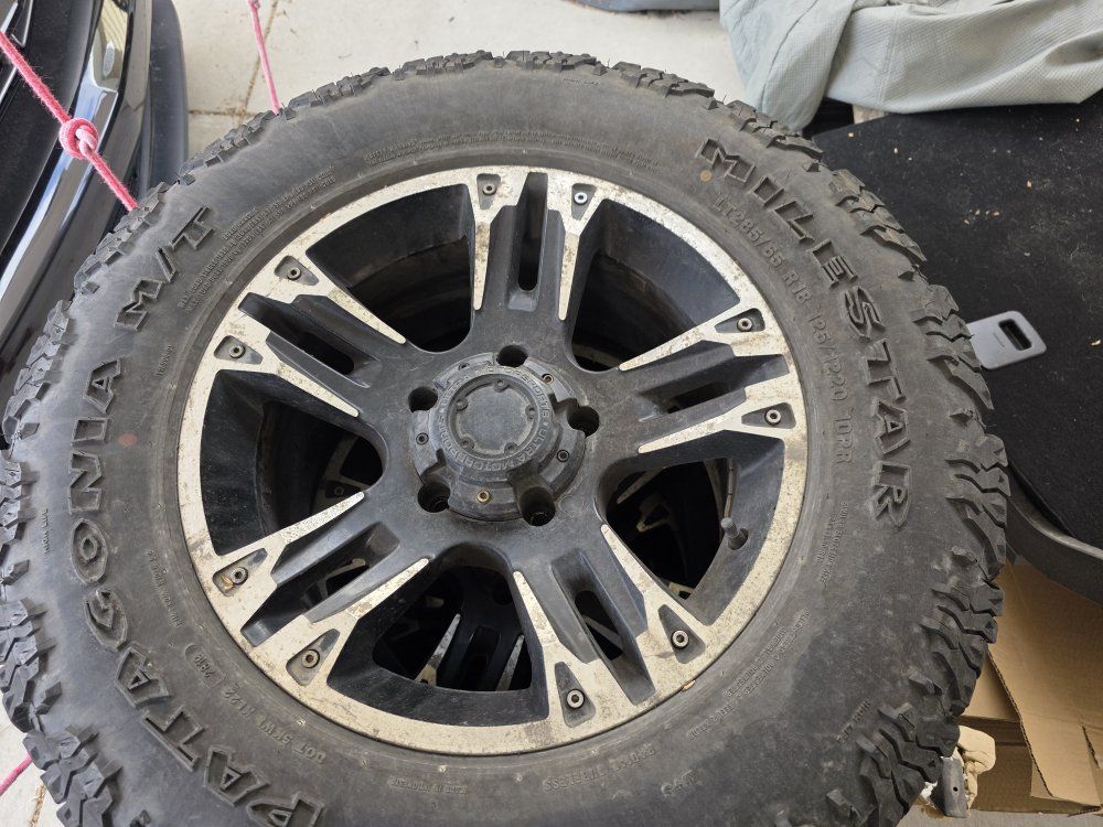 Set of 4 LT285/65R18 tires and rims Toyota Tundra