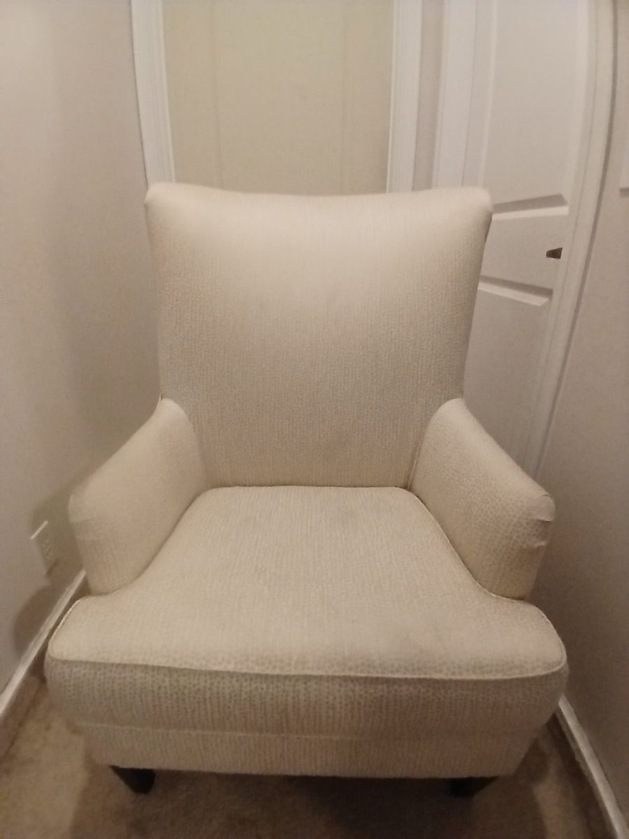 Wingback Paseo Casual Ivory Chair Signature design by Ashley