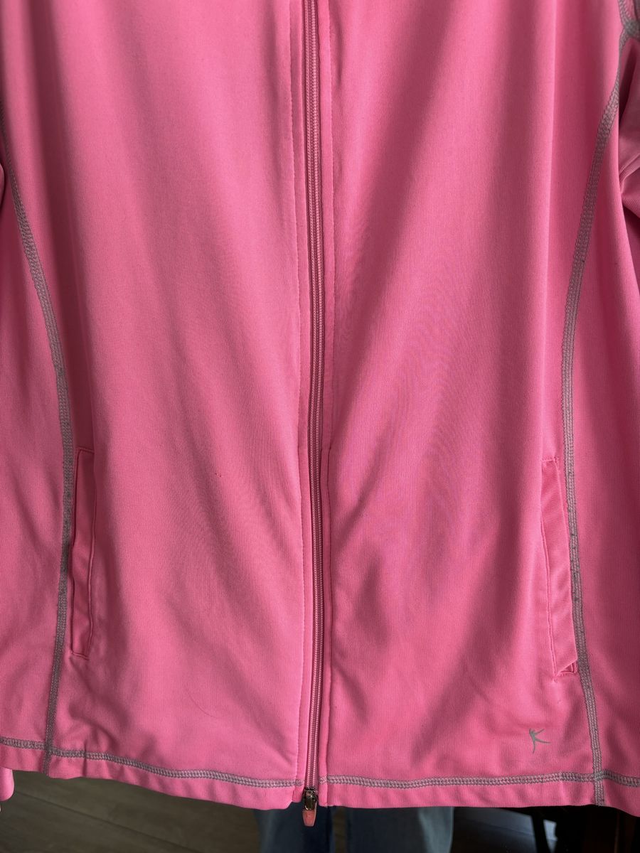 Main image 3