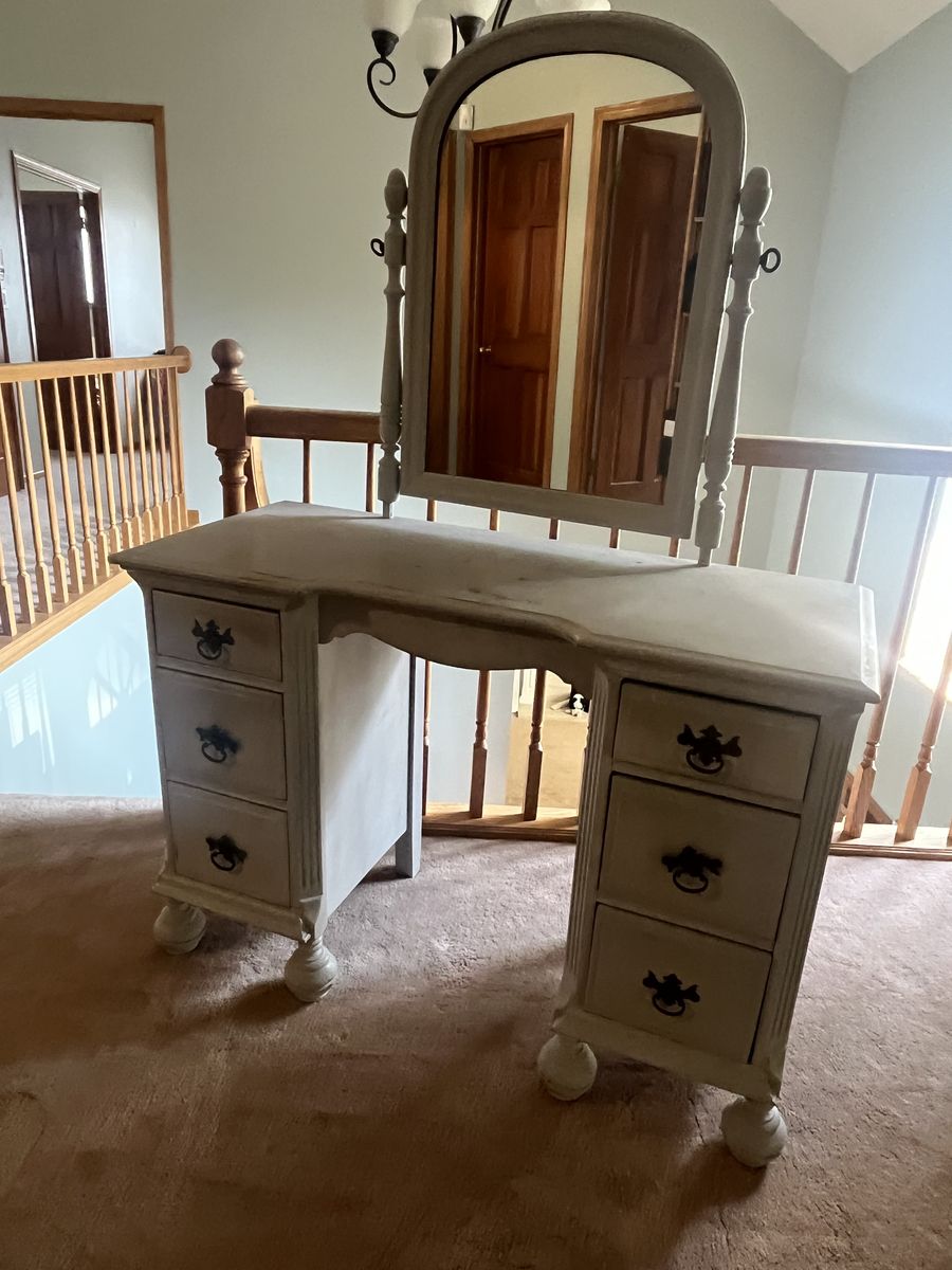 Vintage vanity with mirror