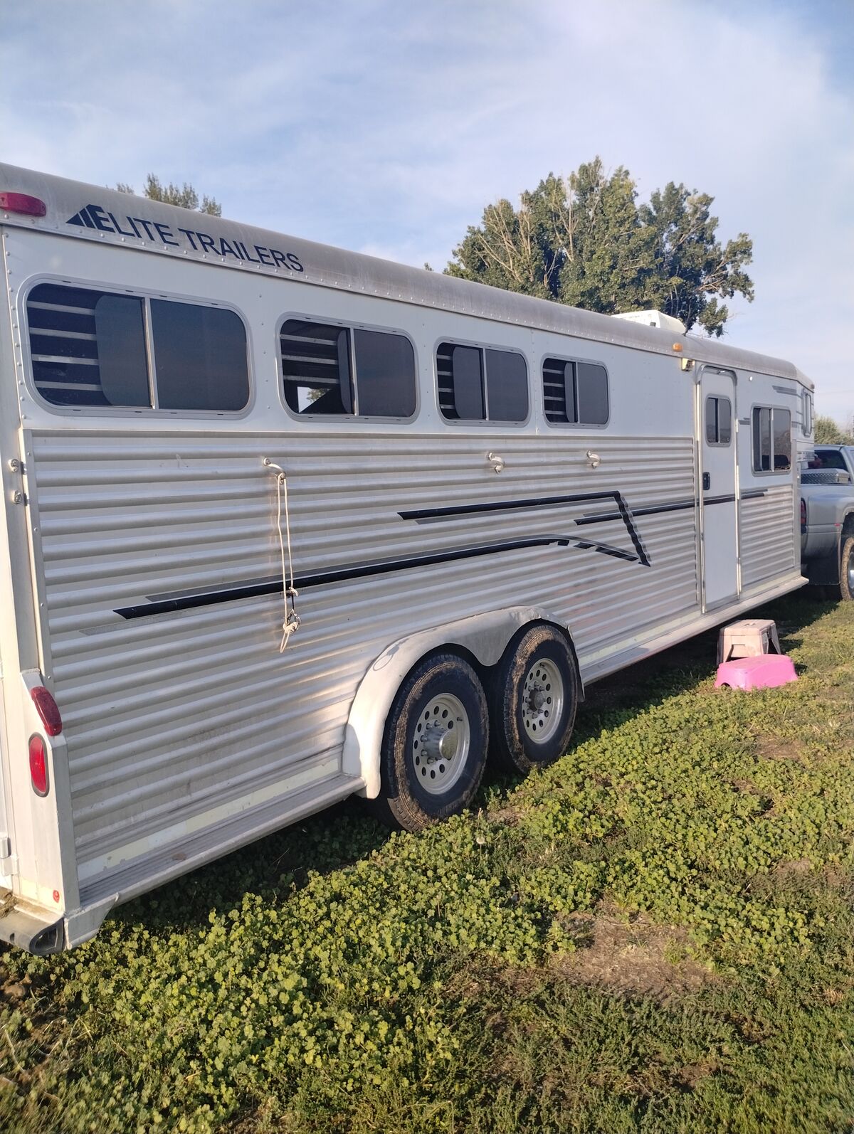 2000 ELITE LIVING QUARTER HORSE TRAILER
