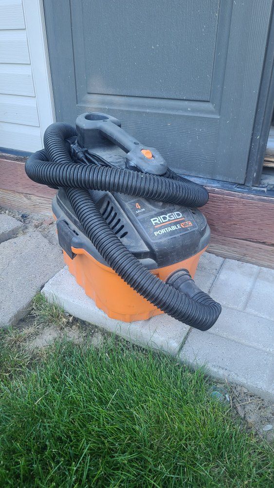 Rigid Wd40600 4 Gal Shop Vac