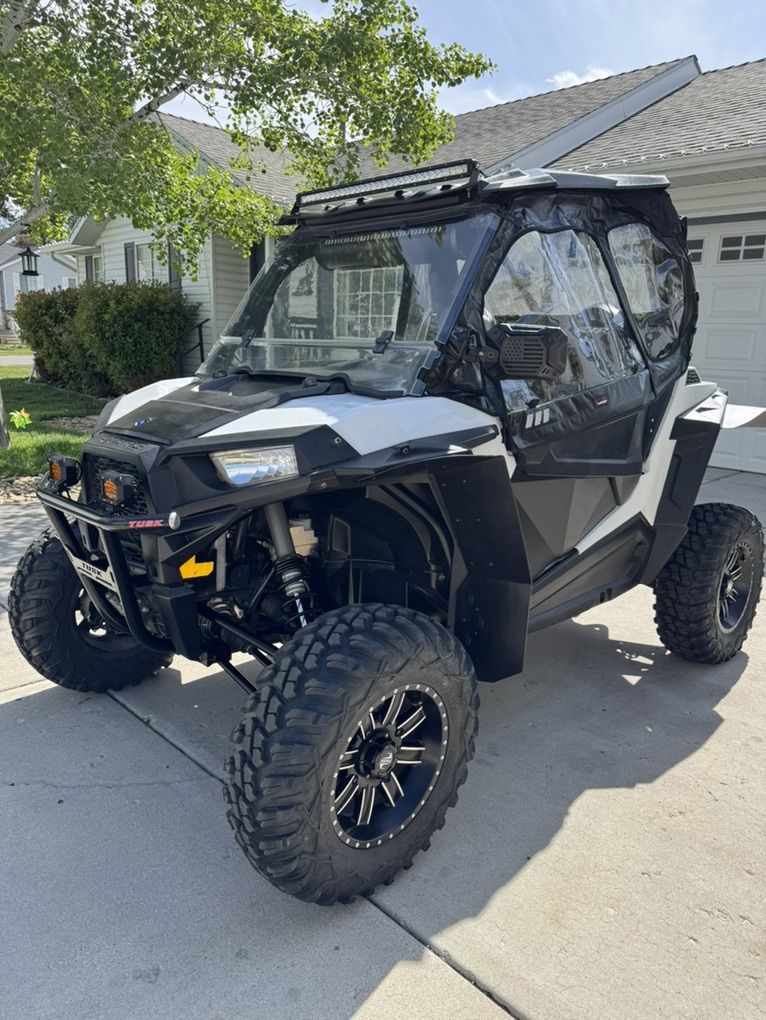 2017 RZR 900S