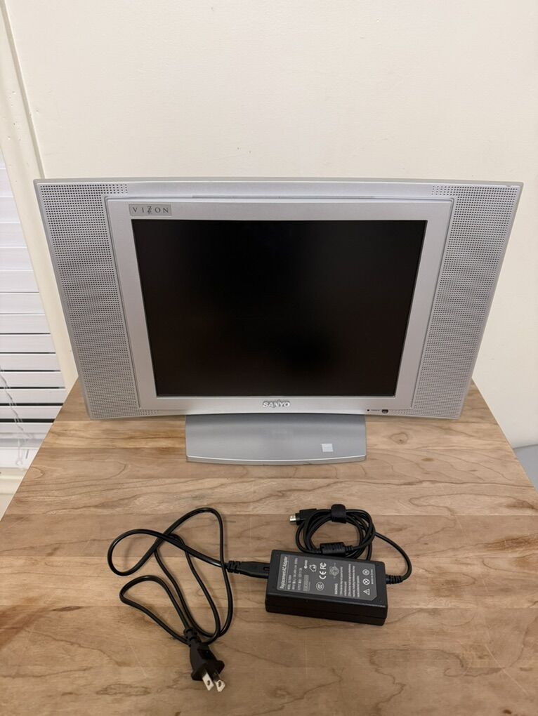 Old TV - 15 inch Sanyo TV