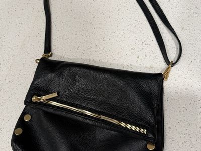 Hemmitt Cross Body Bag
