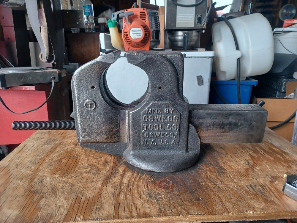Oswego tool co. vise