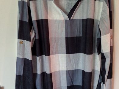 Stylish Women's Plaid Tunic Shirt - Black, White & Gray, Size 2XL, Excellent Condition