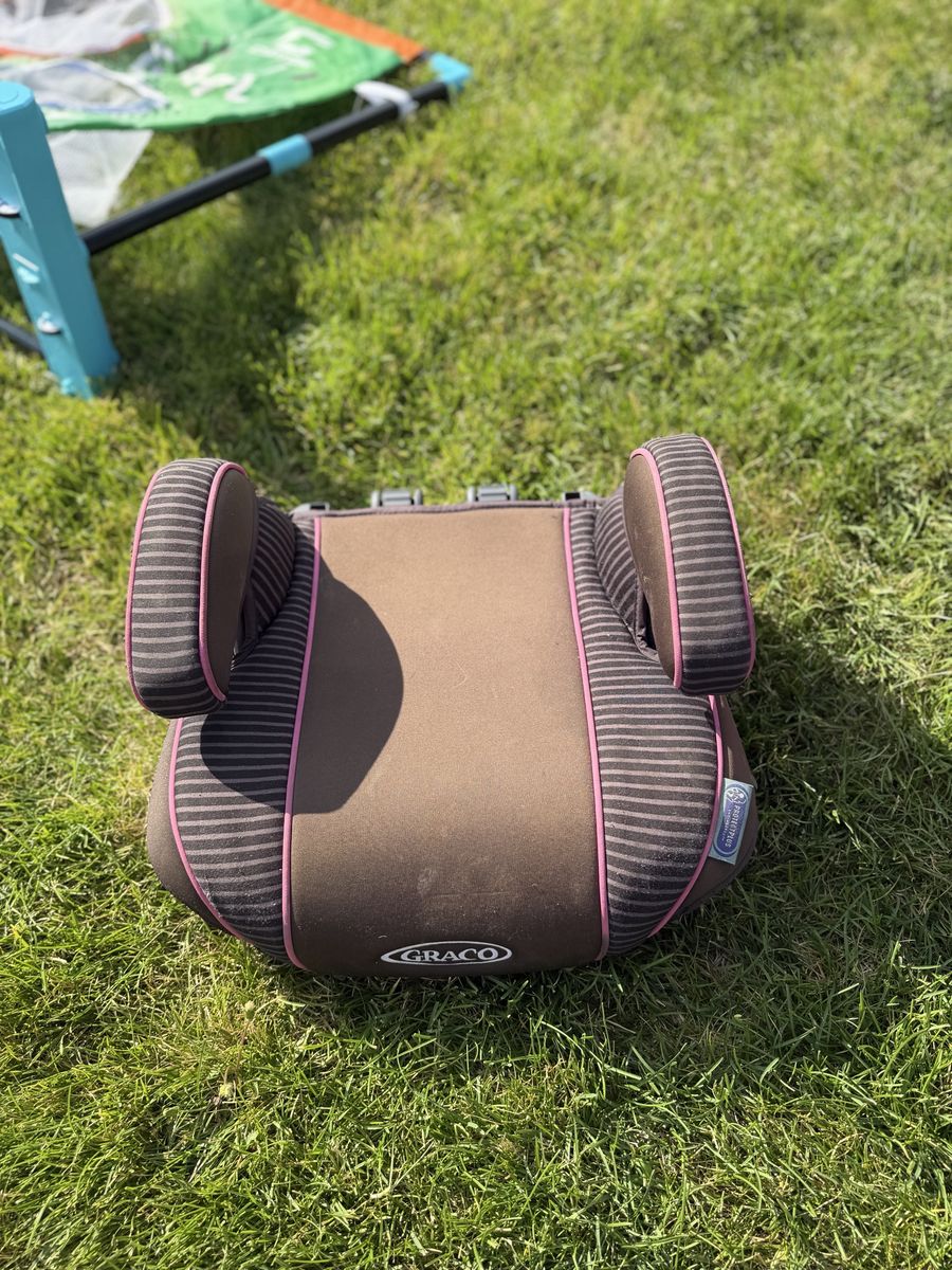 Graco Booster Seat - Brown with Pink Trim