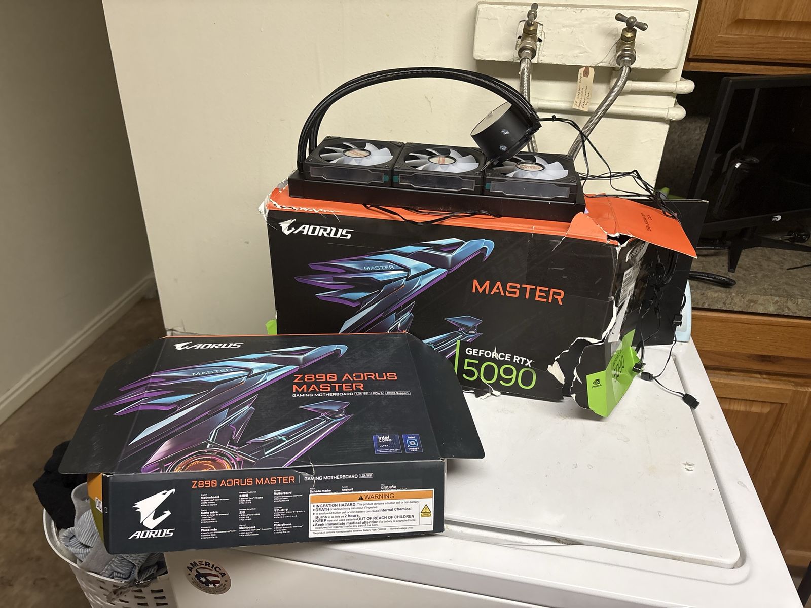AORUS GeForce RTX 5090 MASTER Graphics Card - Z890 Aorus Master Motherboard & Water Cooler