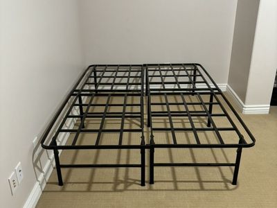 FOLDABLE METAL QUEEN BED FRAME