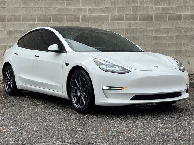 2022 Tesla Model 3 Long Range AWD