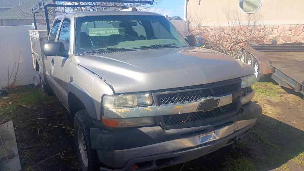 2002 Chevrolet Silverado 2500HD.