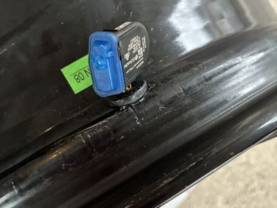 Drag Gloss Black Wheel Rim with TPMS Sensor and Lug Nuts