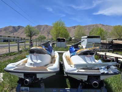 jetskies