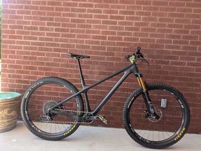 Yeti ARC Mountain Bike - Size Medium