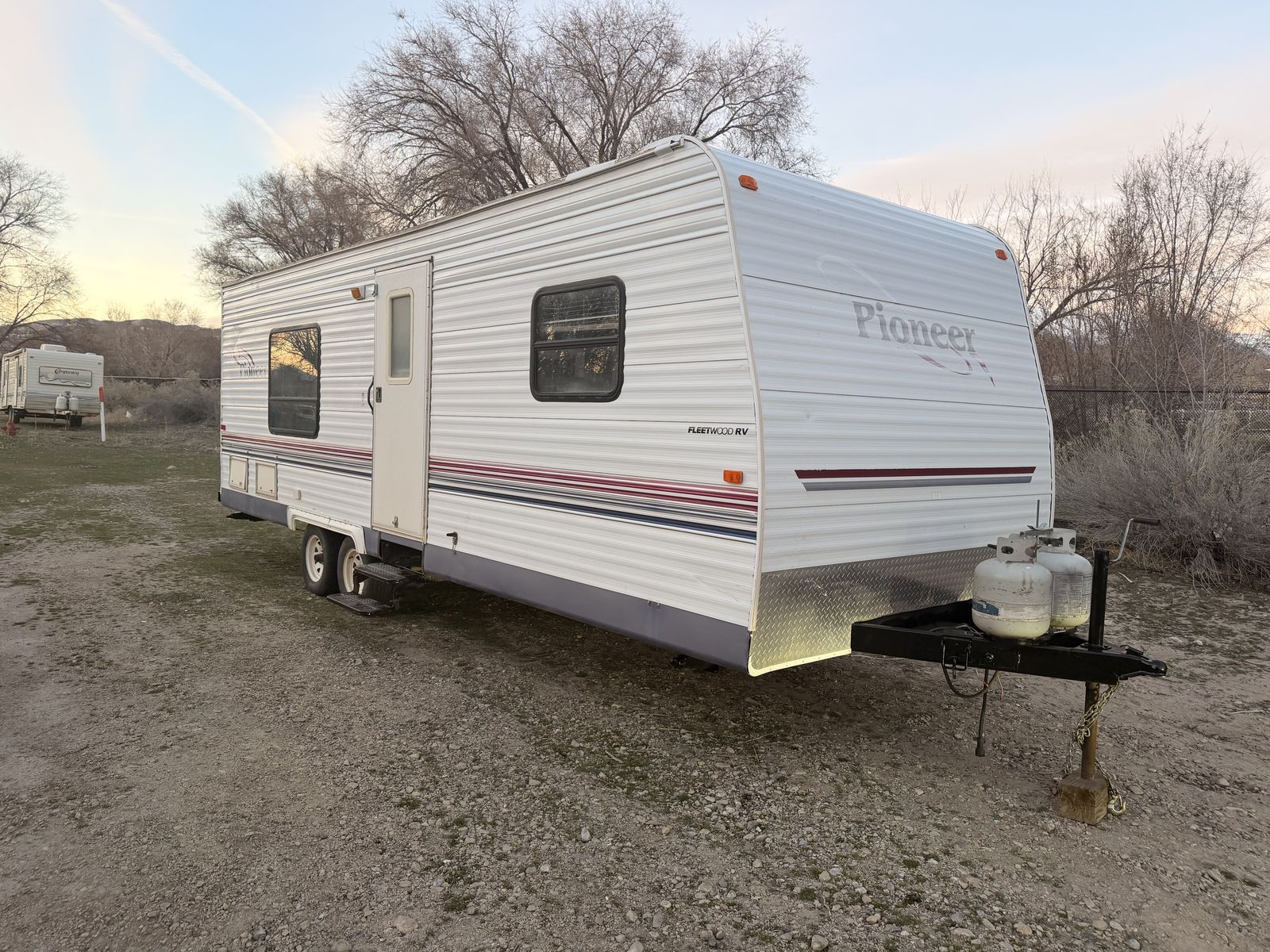2005 Pioneer By Fleetwood 26 Foot