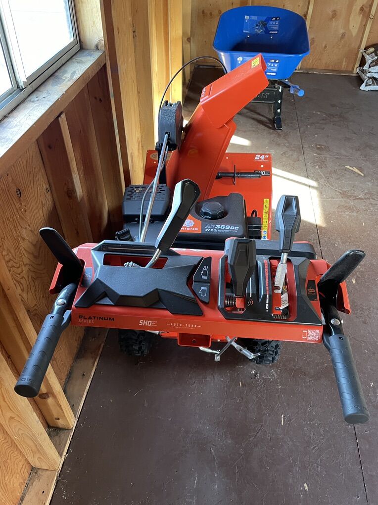 Ariens Platinum Series 24 Snowblower