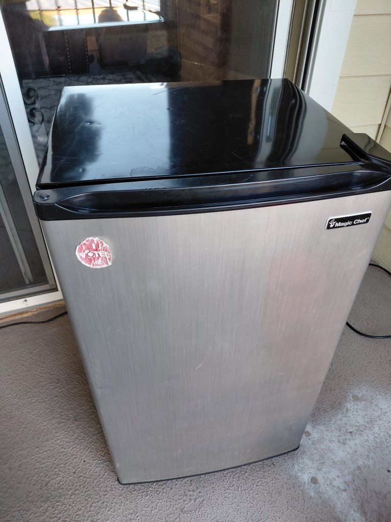 Magic Chef Mini Fridge Compact Refrigerator Stainless Steel with Freezer