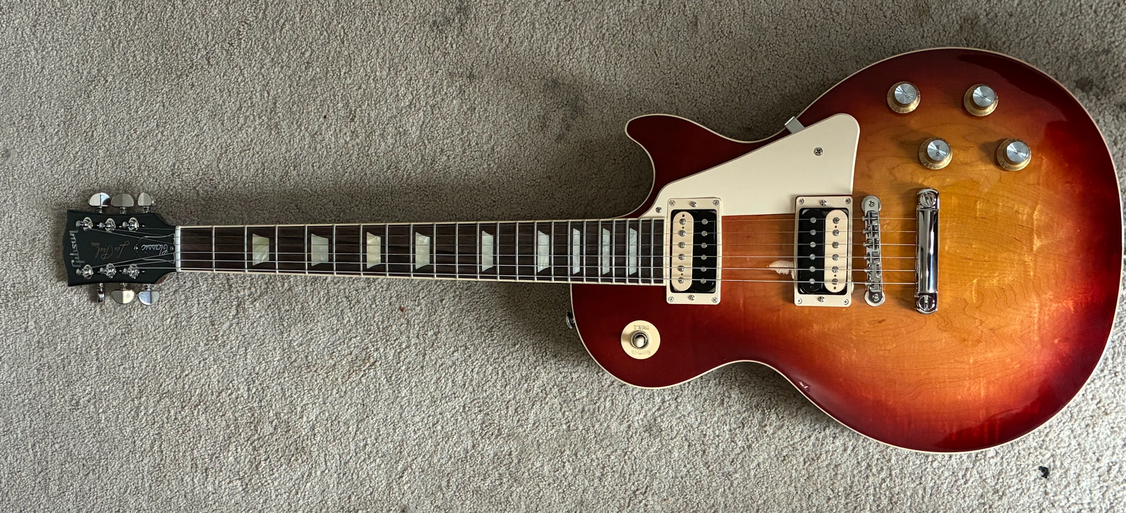 Gibson Les Paul Classic 2023 like new with case