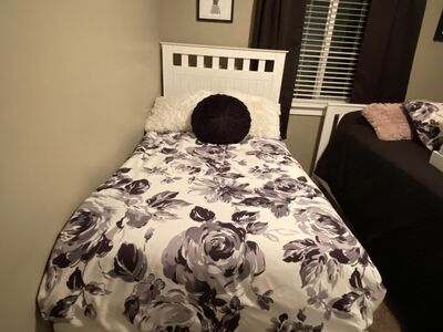 White twin bedroom set